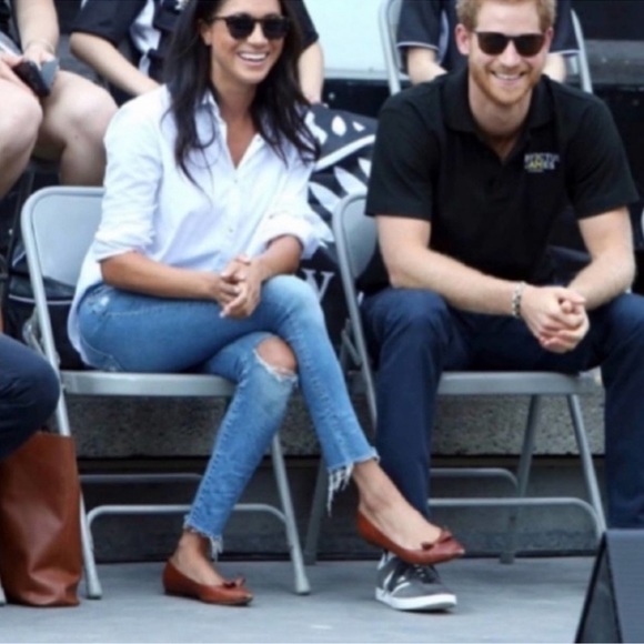 Sarah Flint Natalie Pointed-Toe Flats in Black Vachetta
Size 36 US 6 - Picture 12 of 13